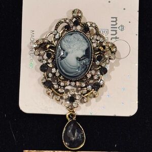 NWT Gothic Victorian Grey Cameo Brooch Teardrop Crystal Filigree Pin
